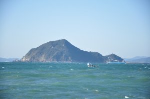 鳥羽沖の島がすぐ近くに