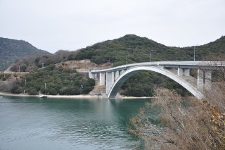 島を繋ぐ橋