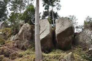 飯道神社の裏の巨石